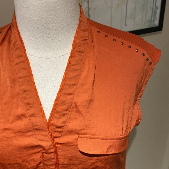 Burnt orange top - Picture 2 of 8